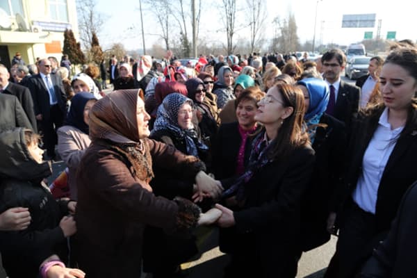 Aile ve Sosyal Politikalar Bakanı İslam, Sakarya'da
