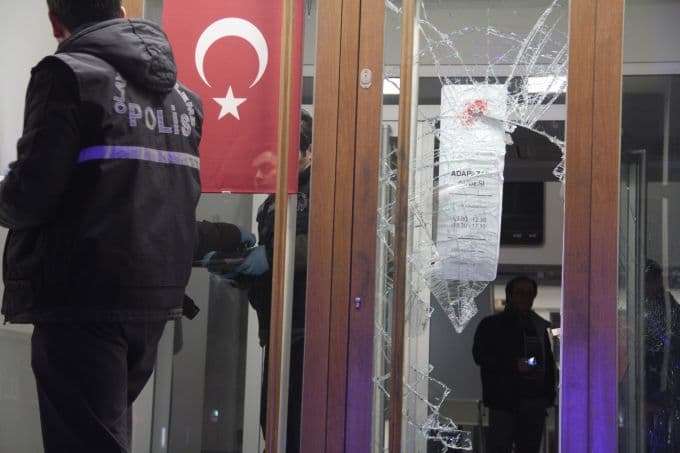 Alkollü şahıs bankayı soymaya kalkıştı