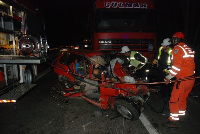 Sapanca'da zincirleme kaza: 2 ölü, 3 yaralı!