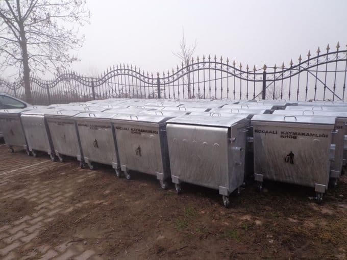 Kocaali'de, katı atıklar için çöp konteynırları alındı
