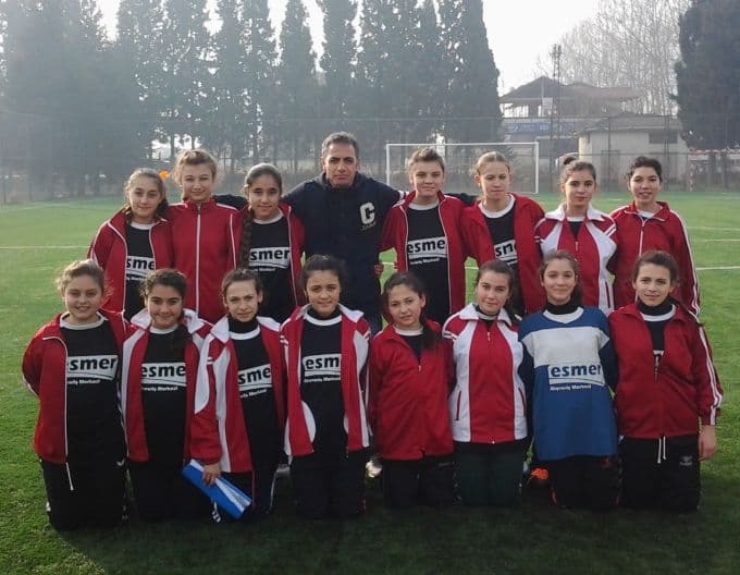 Cengiz Topel'in kızları futbolda il şampiyonu oldu