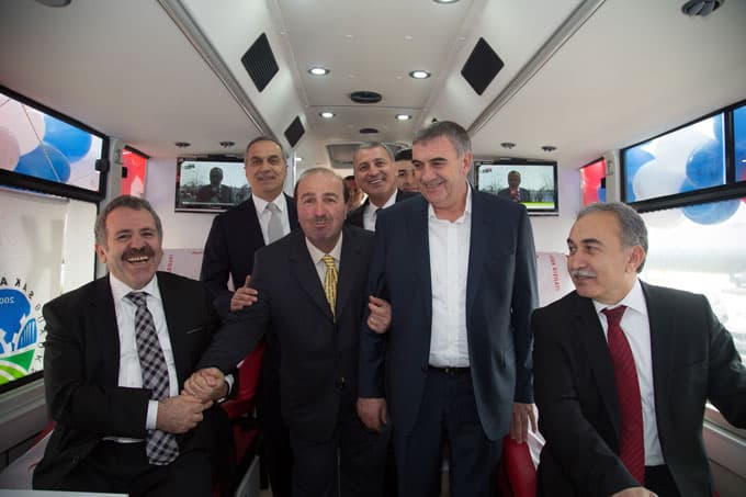 Türk Kızılayı 'Kan Bağışı Aracı' SATSO'da teslim edildi