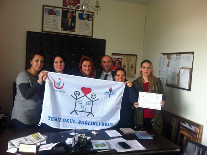 Sapanca okulları beyaz bayrağı dalgalandırdı