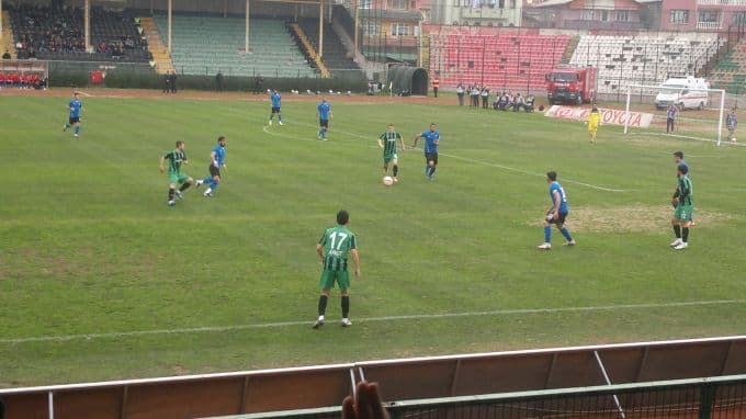 Sakaryaspor fırsat tepti