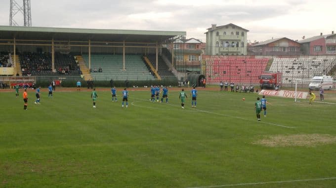 Sakaryaspor fırsat tepti