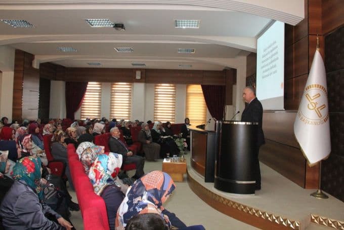 Sakarya Müftülüğü'nden 'Hayat Yolculuğunda Aile' semineri