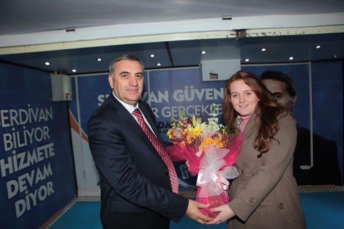 Başkan Toçoğlu ilk mitingini Serdivan'da yaptı