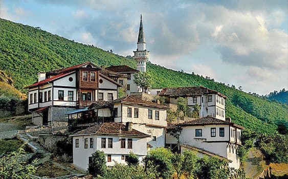 Mümkünlü'de restorasyona miras engeli