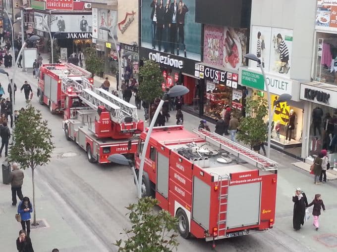 Çark Caddesi'nde yangın paniği