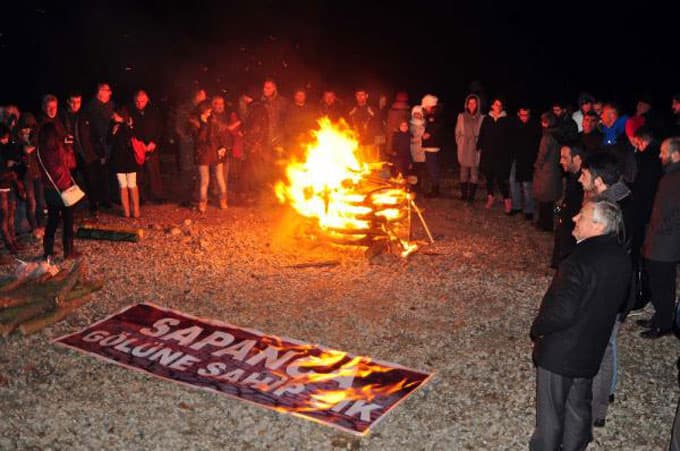 Çevrecilerden Sapanca Gölü için protesto