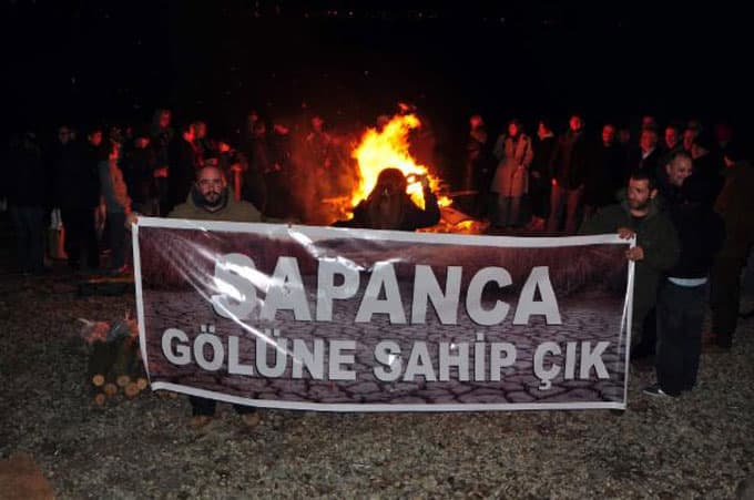 Çevrecilerden Sapanca Gölü için protesto