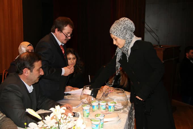 Ozanlar kapalı pazaryerinin kura çekilişi yapıldı