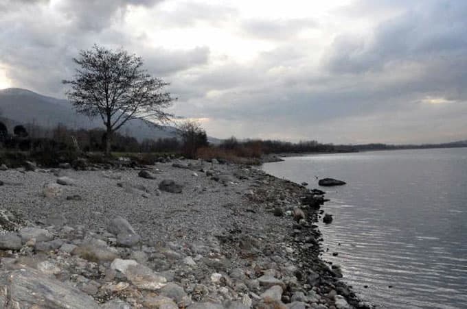 Sapanca Gölü'ndeki su çekilmesi havadan görüntülendi