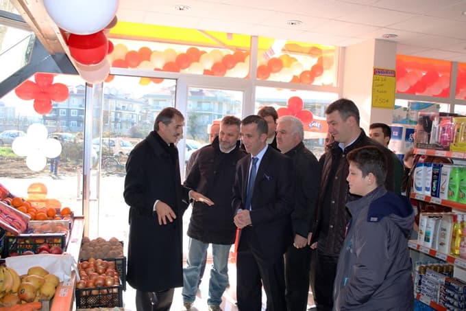 Başkan Alemdar, market açılışına katıldı