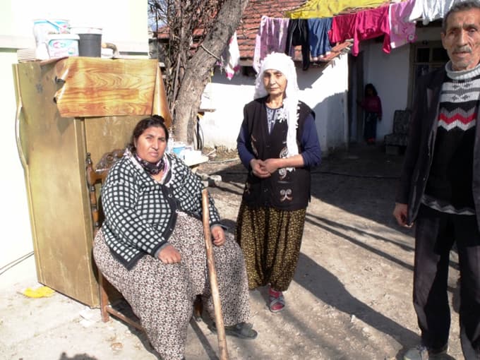 Tedavisi devam eden Leyla Acar, artık yürüyebiliyor