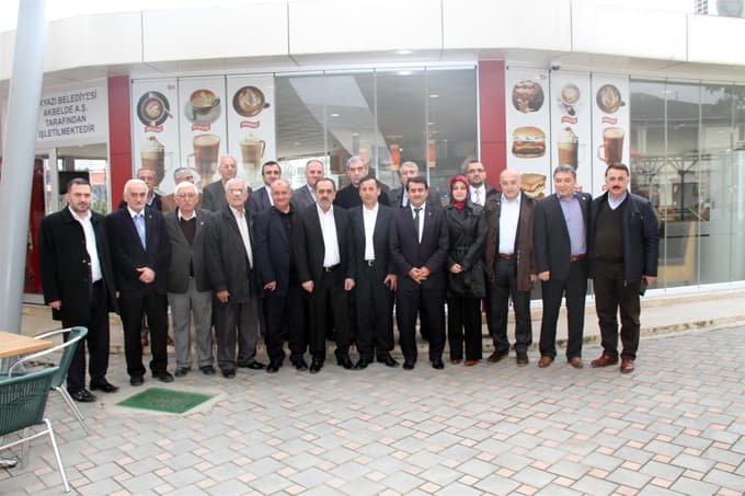 Başkan Yazıcı, eski ve yeni meclis üyeleriyle buluştu