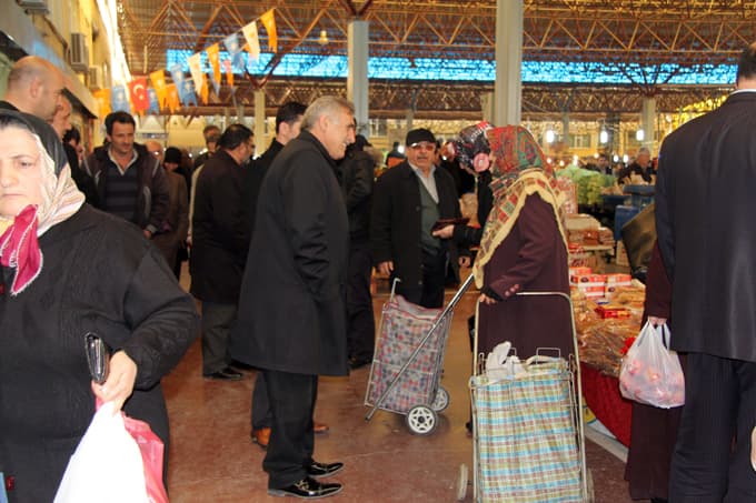 Başkan İnci, Pazaryeri esnafını gezdi