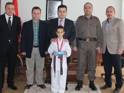 Akyazı karetecilerin Türkiye birinciliği, ödüllendirildi