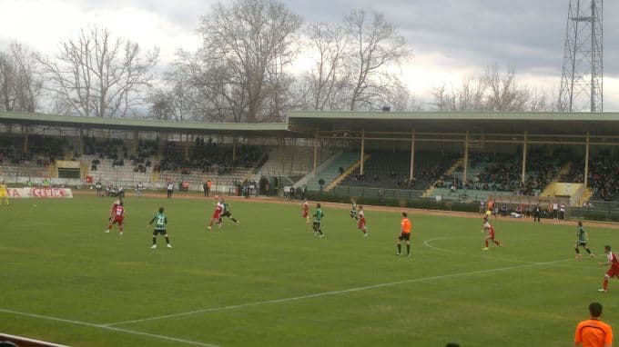 Sakaryaspor, eksik rakibine boyun eğdi