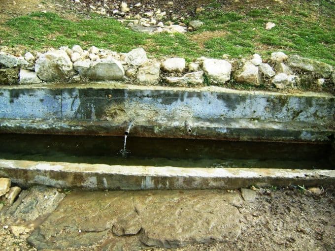 İlgisizlikten yakınan köylüler isyan etti