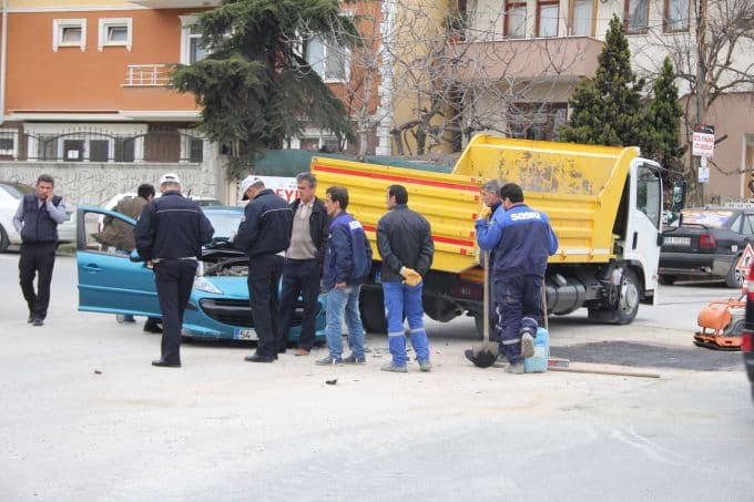 Polisten kaçarken kaza yaptı