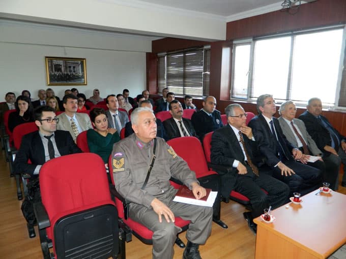 Erenler Kaymakamlığı, hizmet içi eğitim semineri düzenledi