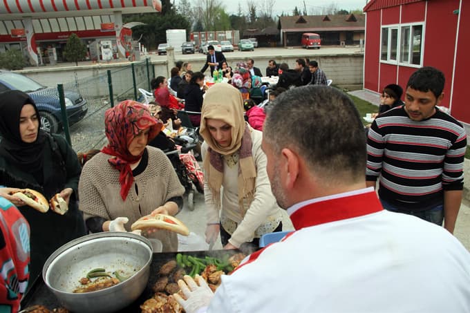 Akyazı SGM'den Başkan Yazıcıya teşekkür plaketi