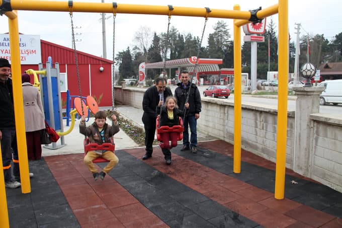 Akyazı SGM'den Başkan Yazıcıya teşekkür plaketi