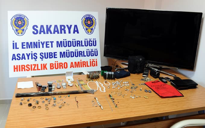 Sakarya ve Kocaeli'de 17 hırsızlık suçuna karışan çete çökertildi