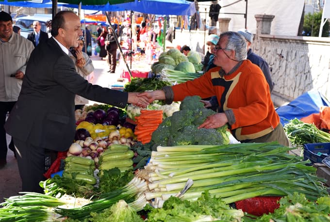 Başkan Öztürk, Dilmen Mahallesi esnafını gezdi