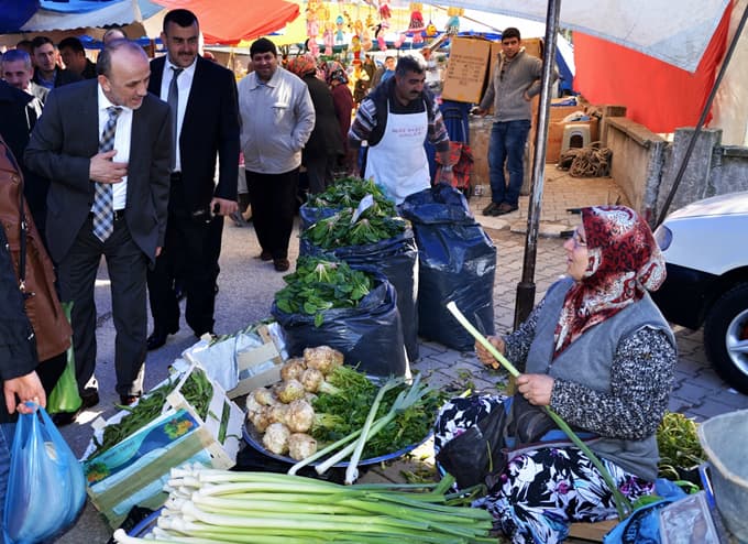 Başkan Öztürk, Dilmen Mahallesi esnafını gezdi