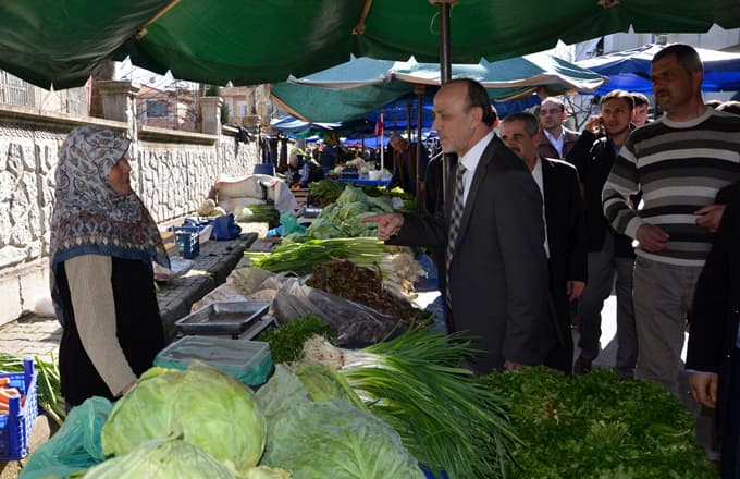 Başkan Öztürk, Dilmen Mahallesi esnafını gezdi