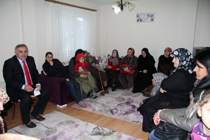 Başkan İnci, ev ev geziyor