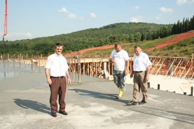 Ferizli'de Spor Salonu Hızla Bitiyor