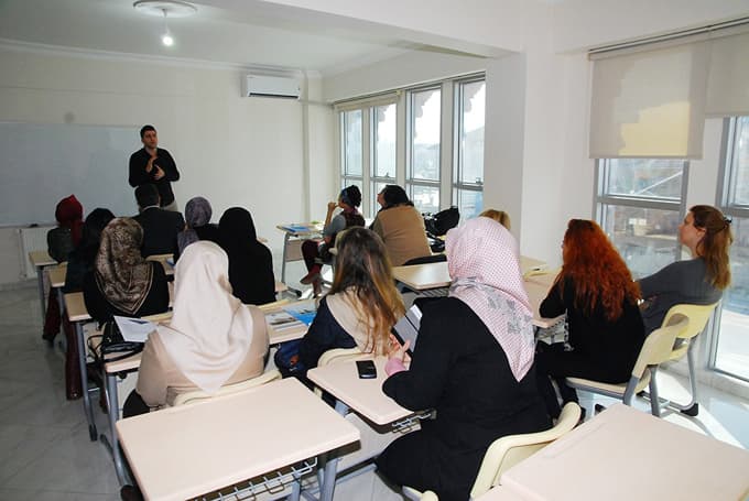 İşaret Dili eğitimleri başladı