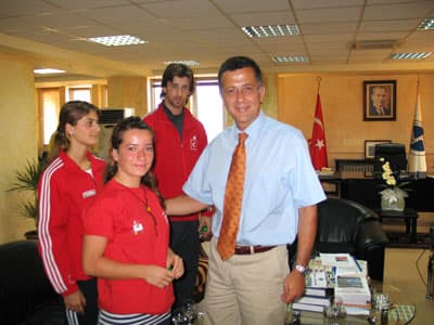 Durman, Dünya Şampiyonu Karatecileri Ödüllendirdi