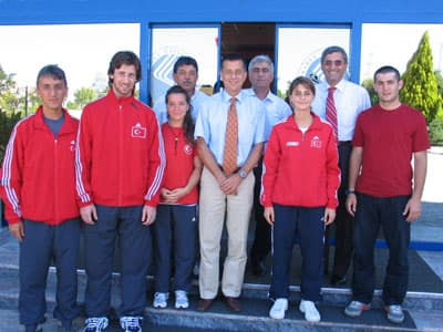 Durman, Dünya Şampiyonu Karatecileri Ödüllendirdi