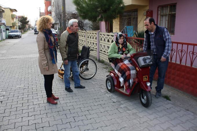 Arifiye'de bir engelli daha sevindirildi