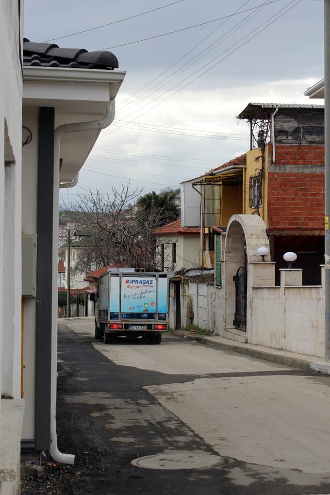 "Vatandaşa gelince %40 DOP kes, yandaşa gelince 40 cm yola çık"