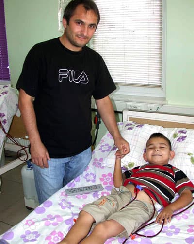 Küçük Furkan Halasının Böbreğiyle Yaşama Bağlanacak