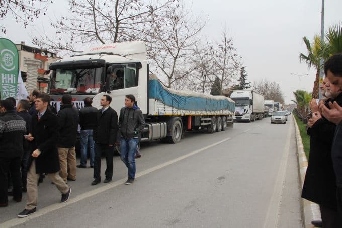 Sakarya'dan Suriye'ye 7 TIR yardım gönderildi