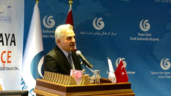 Türkçe öğretmeni olmadığı halde öğretmenlik yapanlara eğitim