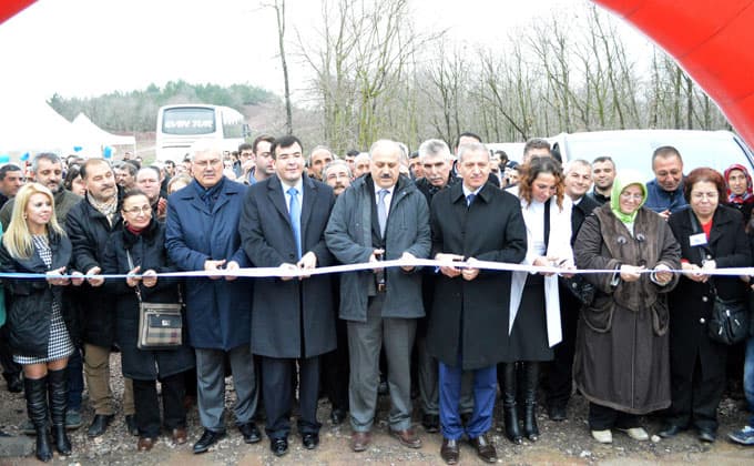 Adapazarı'nda geçici hayvan barınağı açıldı
