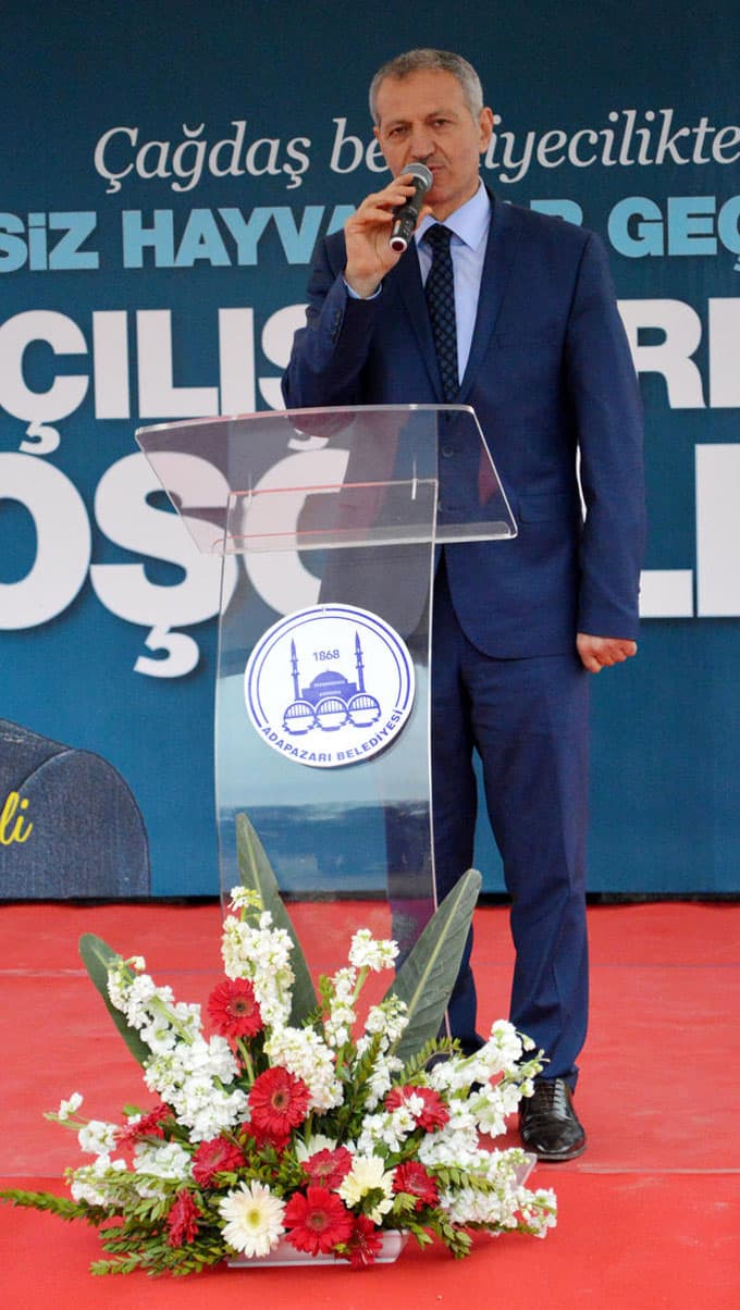 Adapazarı'nda geçici hayvan barınağı açıldı