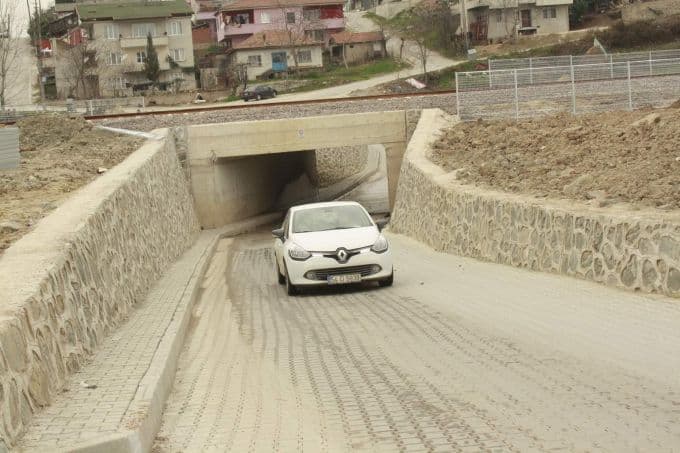 YHT alt geçidinde kazı çalışmaları başladı