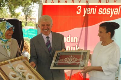 Devlet Bakanı Nimet Çubukçu Sakarya'da