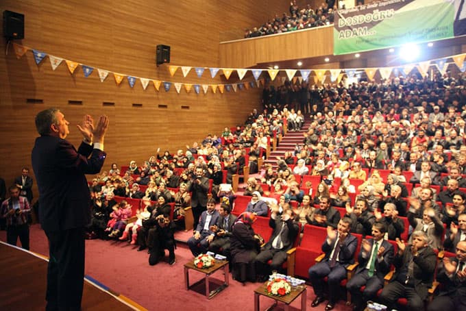 Başkan Toçoğlu, Serdivan'da Aday Tanıtım Toplantısı'na katıldı