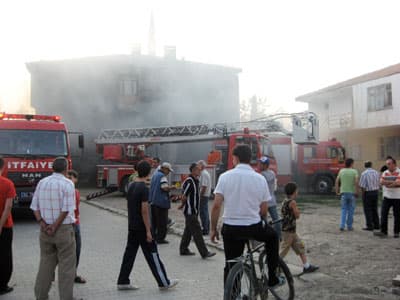 Hırdavatçı Dükkanında Yangın Çıktı
