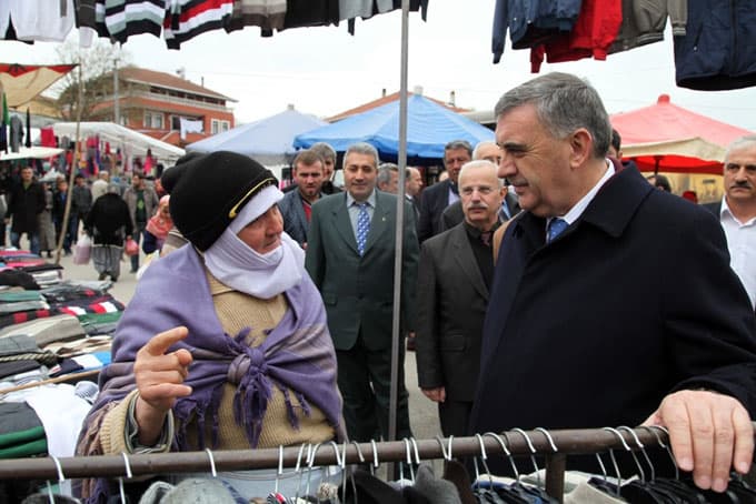 Başkan Toçoğlu, Karasu'da seçim çalışmalarına katıldı