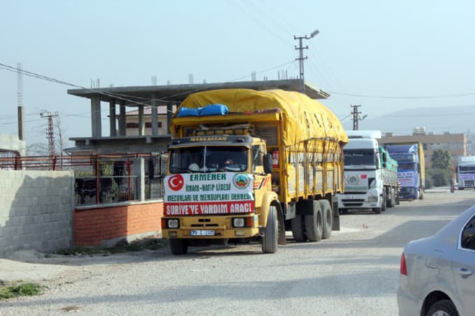 Taraklı'dan Suriye'ye gönderilen TIR'lar sınırdaki fırınlara teslim edildi 